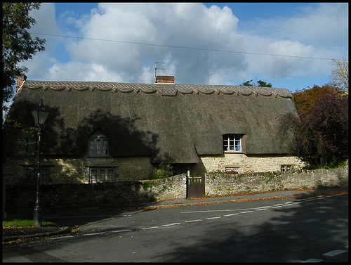 new thatch on Iffley cottage