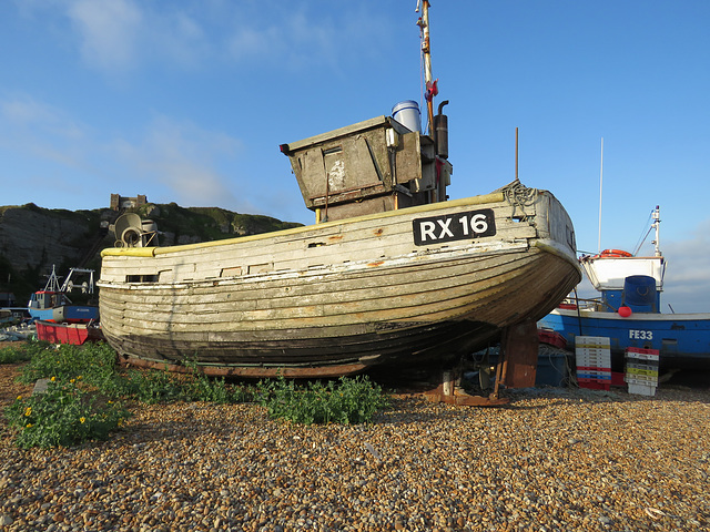 hastings (8)fishing boats on the stade