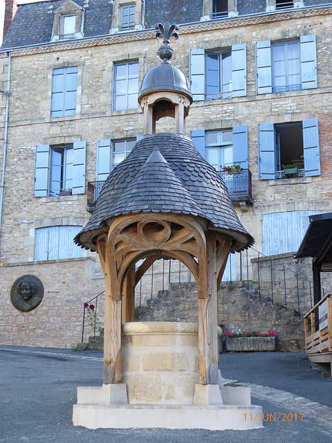 HAUTEFORT Dordogne