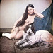 La joven y su perro. (Daguerrotipo de 1850 coloreado a mano)
