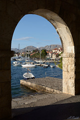 An archway to Cavtat