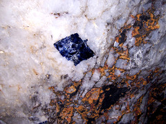 Blauer Steinsalzkristall