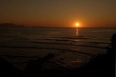 Puesta de sol sobre el horizonte del mar Cantábrico, en el golfo de Bizkaia