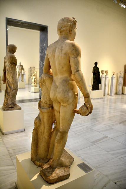 Athens 2020 – National Archæological Museum – Funerary statue of a youth