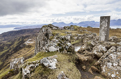Dùn Caan summit and Ordnance Survey column
