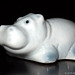 Hippo liegend, Gießkeramik geschwenkt, coloriert, glasiert