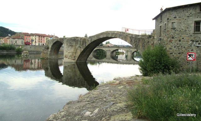 BRIVES CHARENSAC (vestiges du pont à péage) (2) BRIVES CHARENSAC (vestiges du pont à péage) (2)