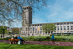L'Hôtel de Ville et ses jardins