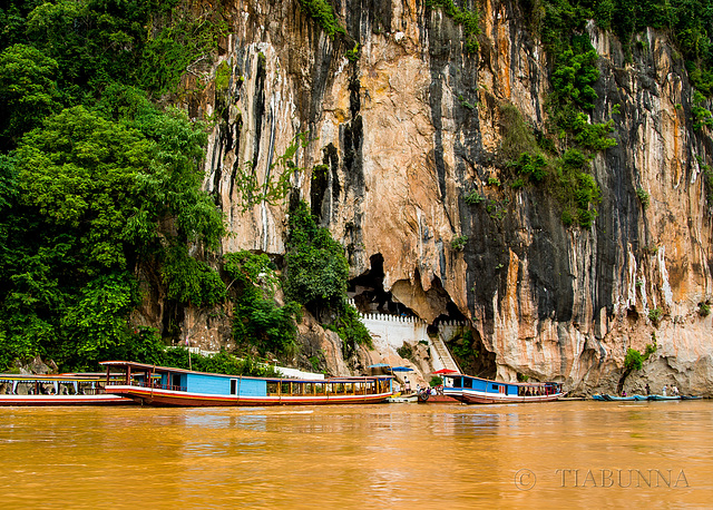 Pak Ou caves