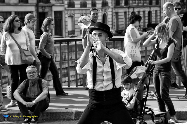 Le jongleur dans le 4e arrondissement
