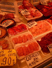 Leckereien auf dem Markt (© Buelipix)
