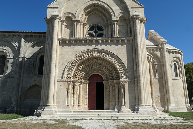 L'église St Pierre d'Aulnay (fin)
