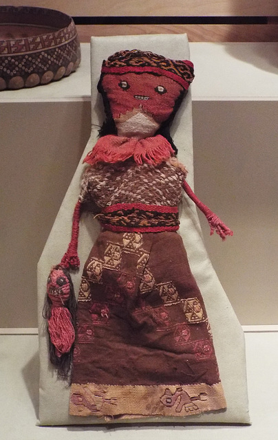 Peruvian Figure Holding a Trophy Head in the Virginia Museum of Fine Arts, June 2018