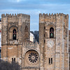 Glockentürme und Blick durch das Mittelschiff (PiP) der Kathedrale Sé de Lisboa - Lissabon