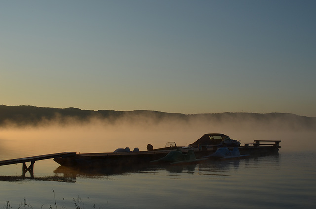 Причал кемпинга Бакота, Туман над водой / Berth of Bakota Camping, Fog on the Water