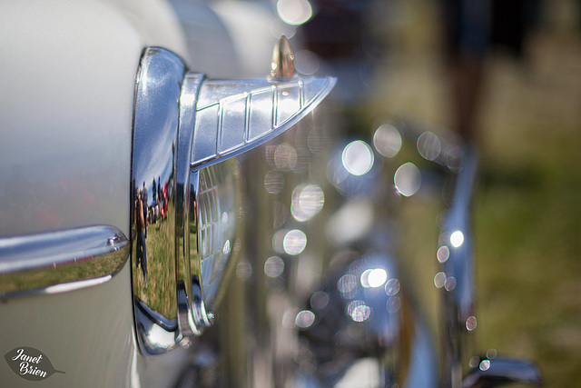 304/366: Classic Headlight with Blingy Bokeh