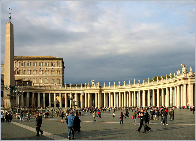 Walking over the Saint Peter's Square with Obelisk, Apostolic palace  and a part of the Doric colonnade... Today it's empty :(