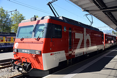 Lokomotive 101 962-9 *Hergiswil* der Zentralbahn im Bahnhof Interlaken Ost