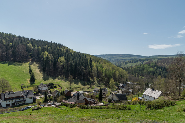 Blick auf den Ortsteil Oberlochmühle (Deutschneudorf)