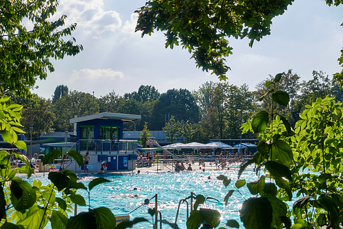 Freibad Hausen --- schwimmbad-01471-co-12-09-16