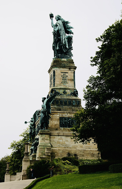 Die Wacht am Rhein: Das Niederwalddenkmal bei Rüdesheim