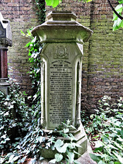 brompton cemetery, london     (28)william lee +1890, yeoman of the guard