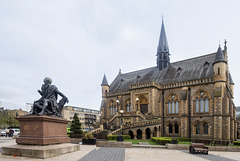 Burns Statue and The McManus: Dundee's Art Gallery and Museum