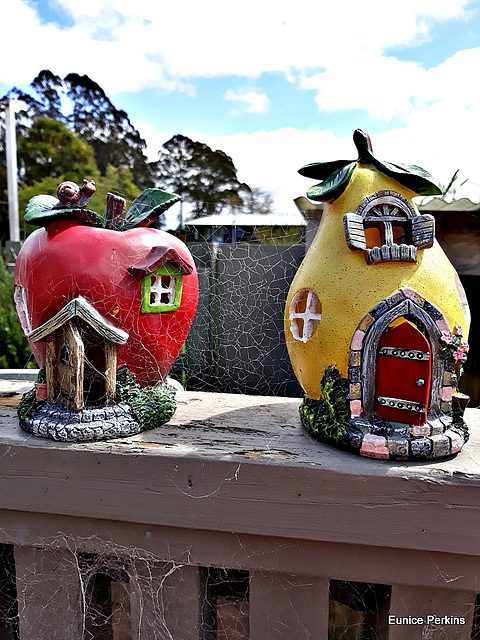 Apple and Pear Houses