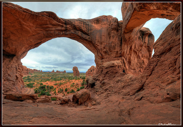 Under double arch, Arches
