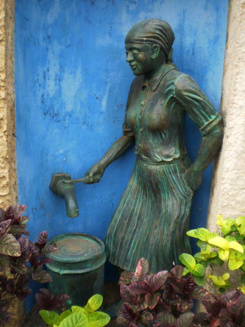 Statue of the water seller.
