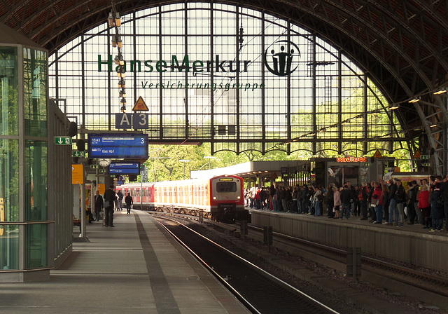 Am Dammtor-Bahnhof in Hamburg