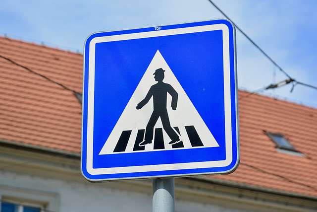 Prague 2019 – Crossing for men with hats