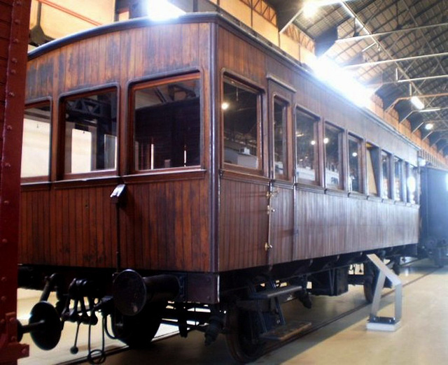 First class carriage (1881).