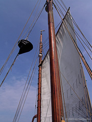 Kegel mit Spitze nach unten im Vorschiff:Segelfahrzeug