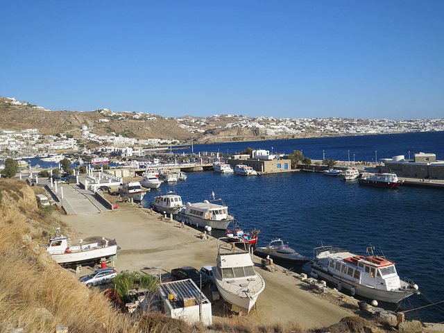 Le nouveau port de Mykonos.