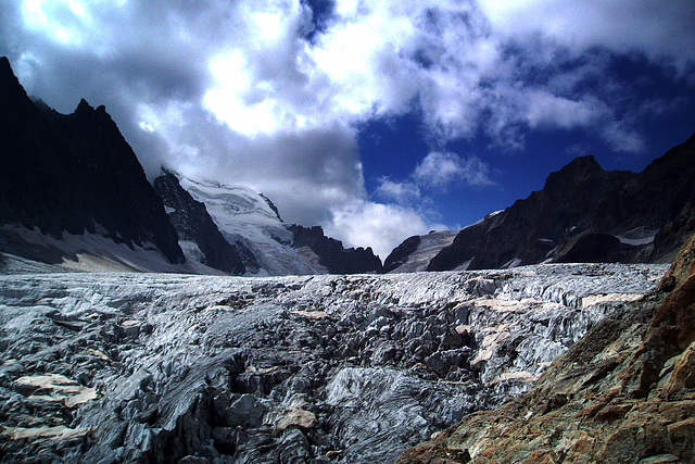 Glacier Blanc et Barre des Ecrins
