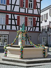 Der Oster-Brunnen in Kronberg