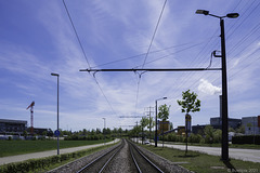 Strassenbahn bei der Überbauung 'Glattpark' bei Zürich (© Buelipix)