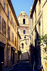 Arles: Le clocher roman de la Cathedrale Saint-Trophime
