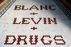 IMG 5536-001-Blanc+Levin+Drugs