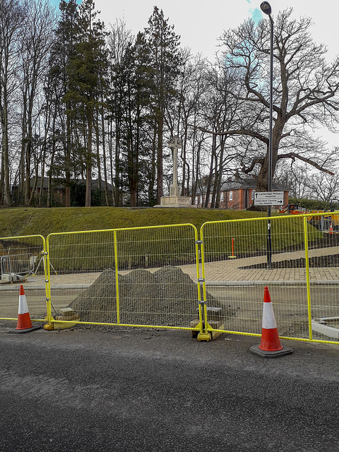 20180307 120316a Fenced off road and paving work on Hospital Hill for HFF