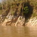 Mekong's rocky shoreline / Rive rocheuse du Mékong