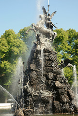 Skulpturen am Fama-Brunnen