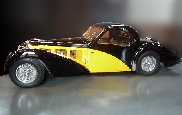 Bugatti en jaune et noir
