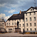 Eisleben, ville natale de Martin Luther (à l'époque RDA Allemagne de l'Est  /damals DDR) avril 1977. (Diapositive numérisée). La statue de Lénine trône au milieu de la place.........