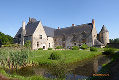 le château de la Grande Courbe à Brée (Mayenne)