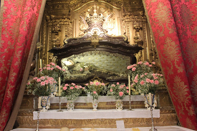 Convento de Arouca - Altar e Túmulo de Santa Mafalda