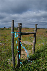 Martim Longo, Blue and orange ropes on fence