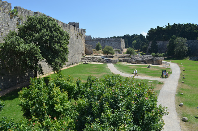 The Fortress of Rhodes, The Space between the Walls and St. George Bastion