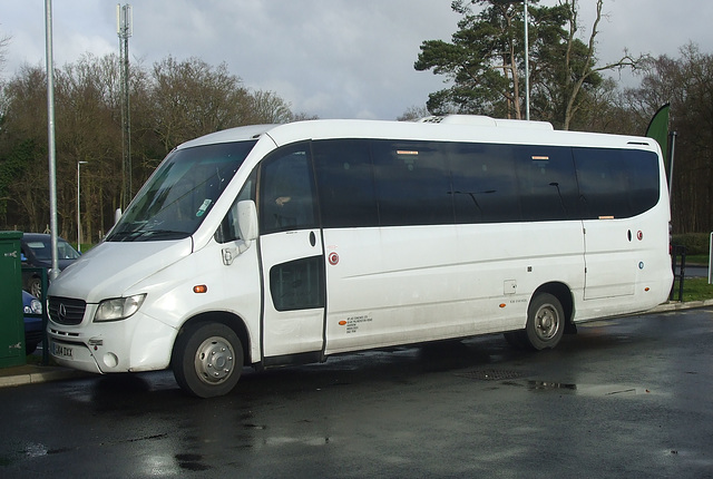 DSCF5746 Atlas Coaches LK14 DXX at Barton Mills – 9 Jan 2019